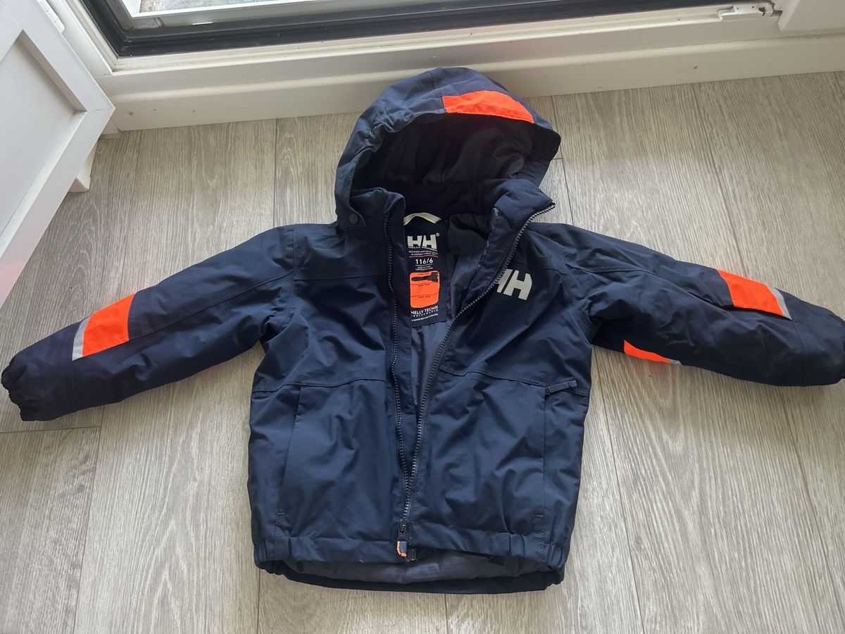 Helly Hansen Vestes & Manteaux: Helly Hansen Jacket Blue Size 116/6 Used – D'occasion à Zürich par ThePicker