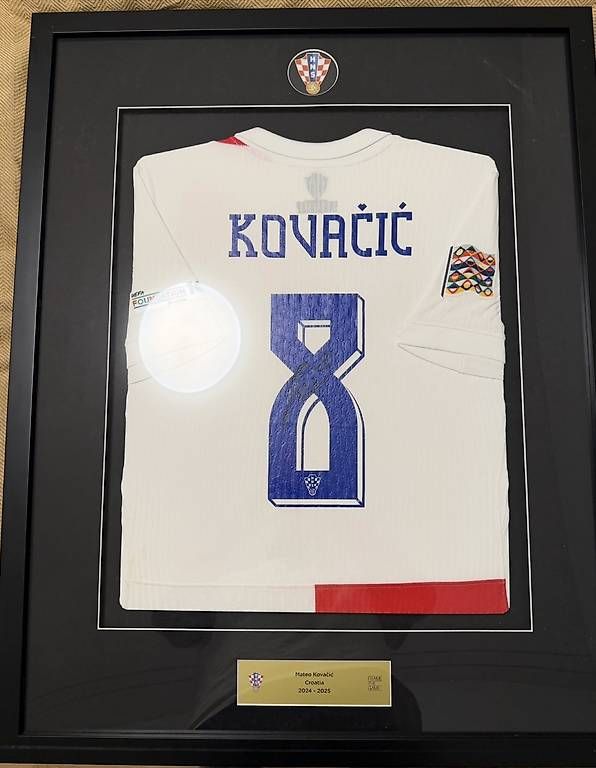 Canottiere & Pantaloni: Mateo Kovacic – Usato da Uznach venduto da lorenagisler 1