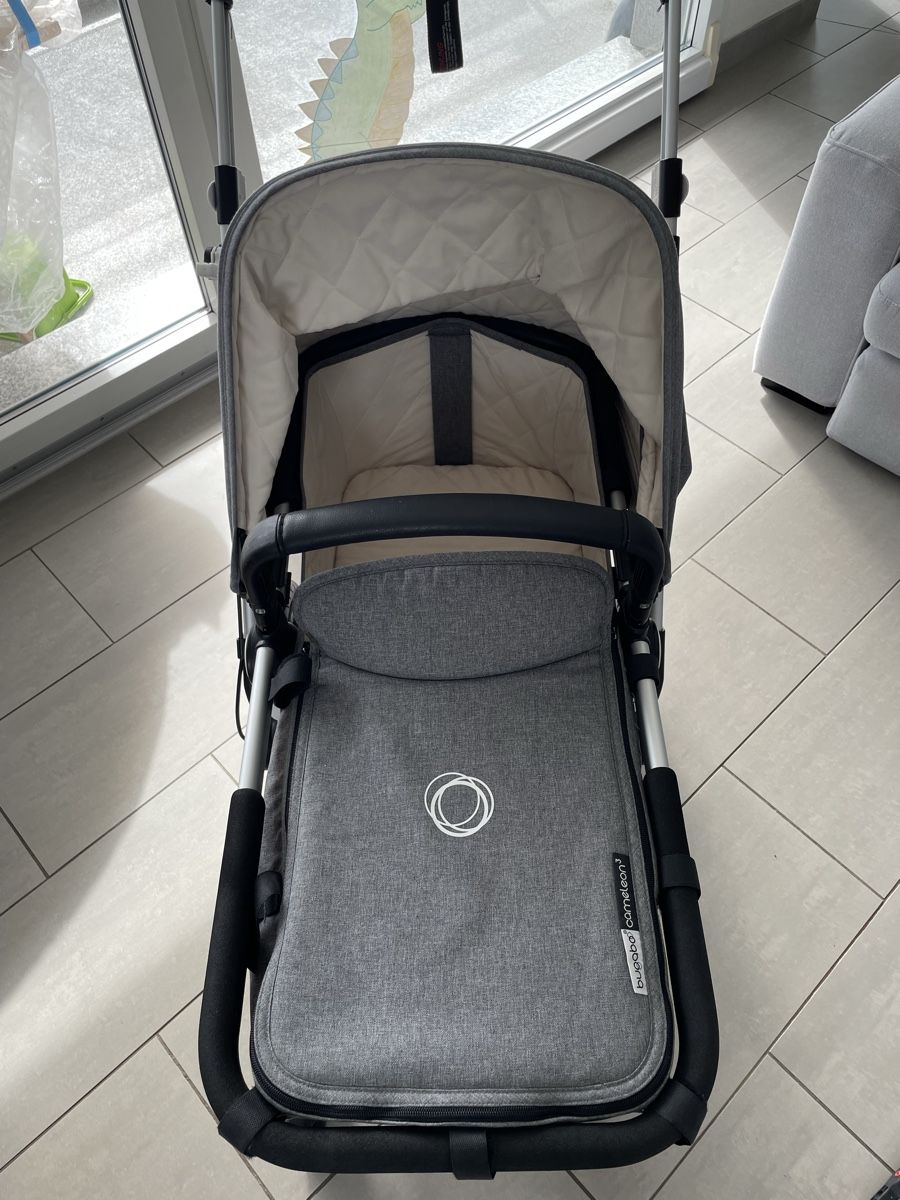 Bugaboo Carrozzine: Poussette Bugaboo Cameleon 3 nacelle + siège +accessoires – Usato da Chardonne venduto da ec_1 2
