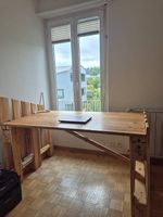 grosser handgefertigter Schreibtisch aus Paletten
