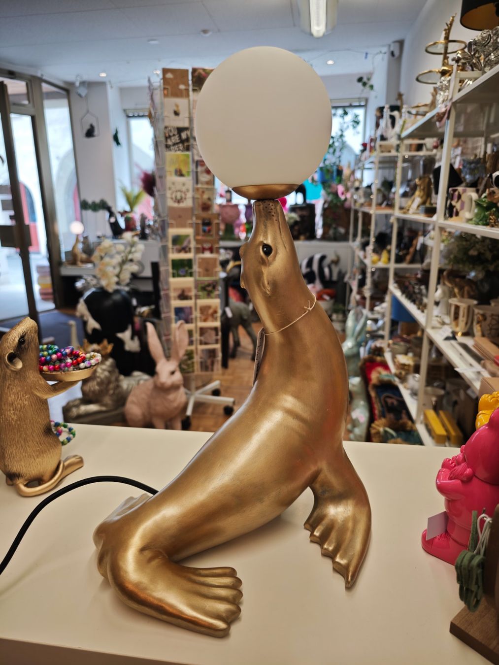 Lampade: Seehund / Robbe Lampe Gold – Nuovo e nell'imballaggio originale da Schaffhausen venduto da AtelierPudesco 2