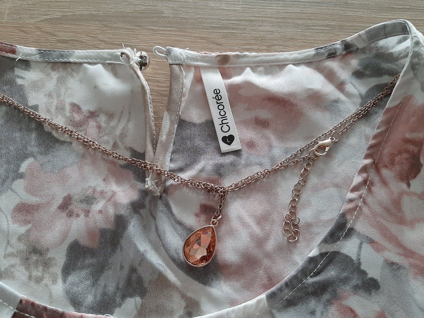 Blusen: Chicorée Bluse ärmellos Blumenmuster Grösse L mit Kette – Neu (gemäss Beschreibung) aus Menziken von Rien1 3