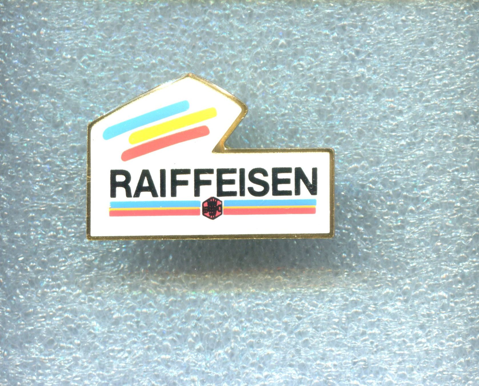 Placchette & Badge: RAIFFEISEN Bank  Logo – Usato da Winterthur venduto da Sammleroase