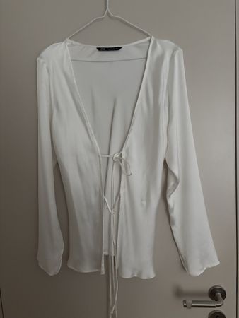 ZARA Wickelbluse, weiss, Gr. XL / fällt jedoch enger aus.