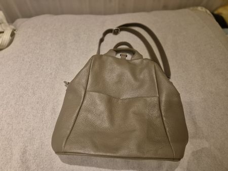 Schöne Damen Handtasche/Rucksack aus Leder, neuwertig!