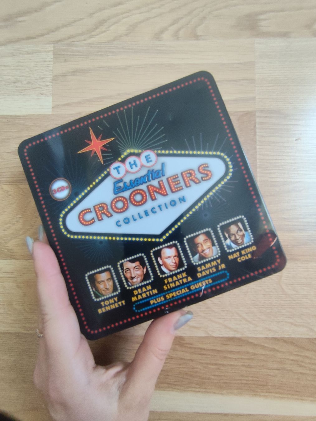 CD: The Essential Crooners Collection - 3 CD Tin Box Set – Usato da Mägenwil venduto da VintageGirly 1