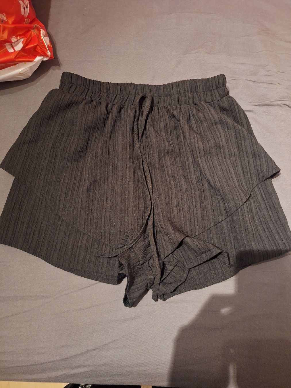 Pantaloni: Kurze Sommer Hosen – Nuovo (secondo la descrizione) da Wanzwil venduto da chlinih93