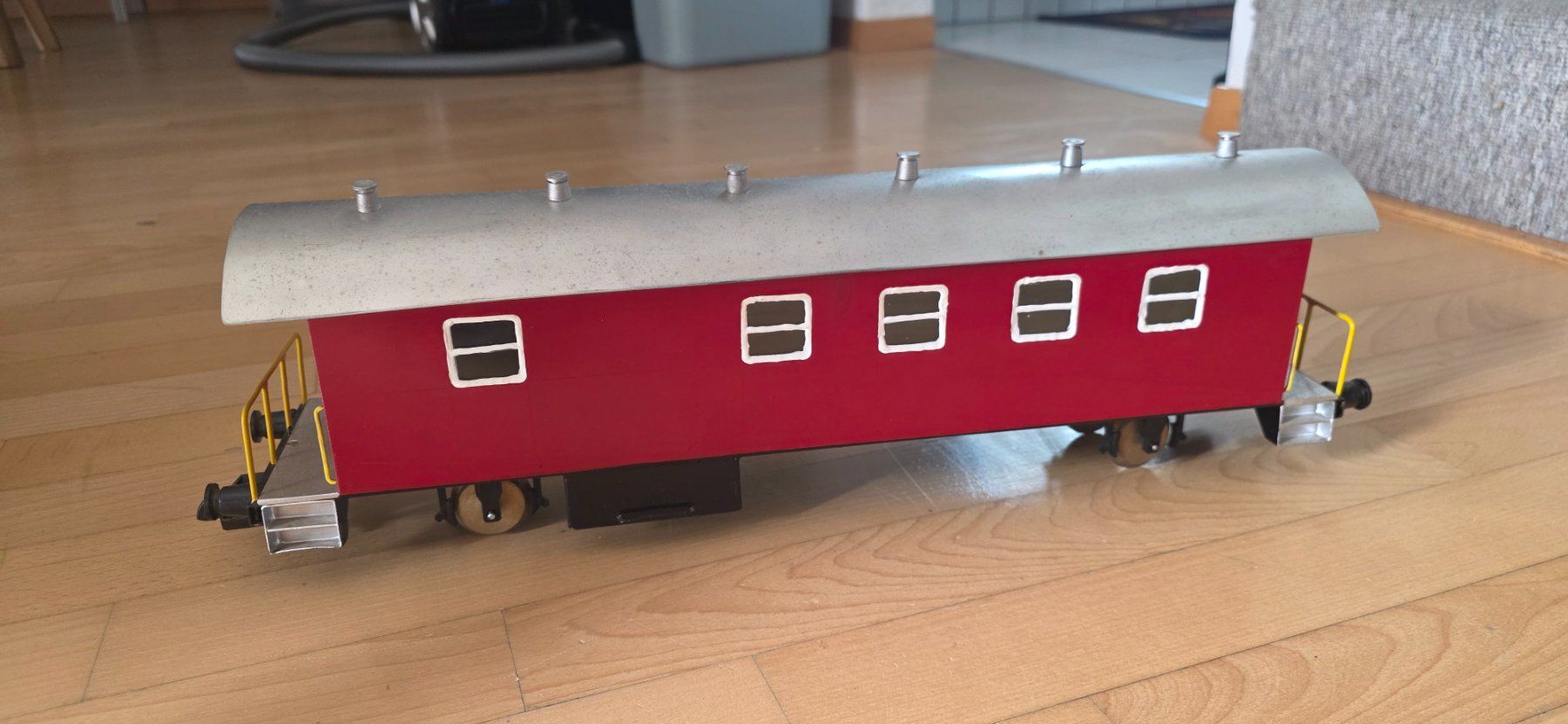 LGB Modellini di ferrovie: Spur G SBB Unterkunftswagen eigenbau – Usato da Hochfelden venduto da Danizh0 1