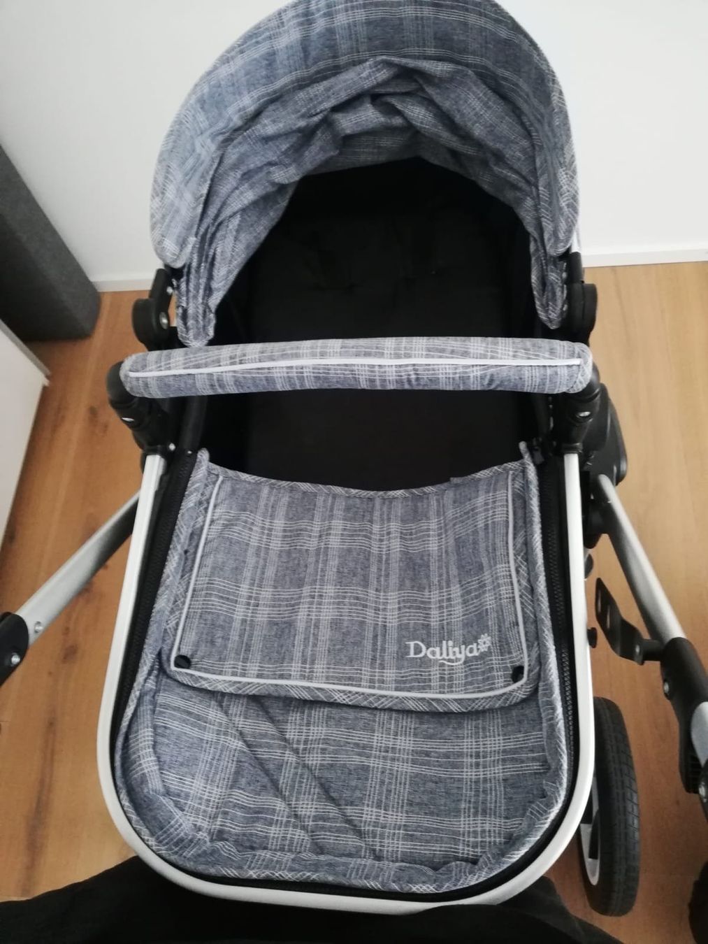 Carrozzine: Fast neuer Kinderwagen mit vielen Extras – Nuovo (secondo la descrizione) da Untersiggenthal venduto da Jackes 1