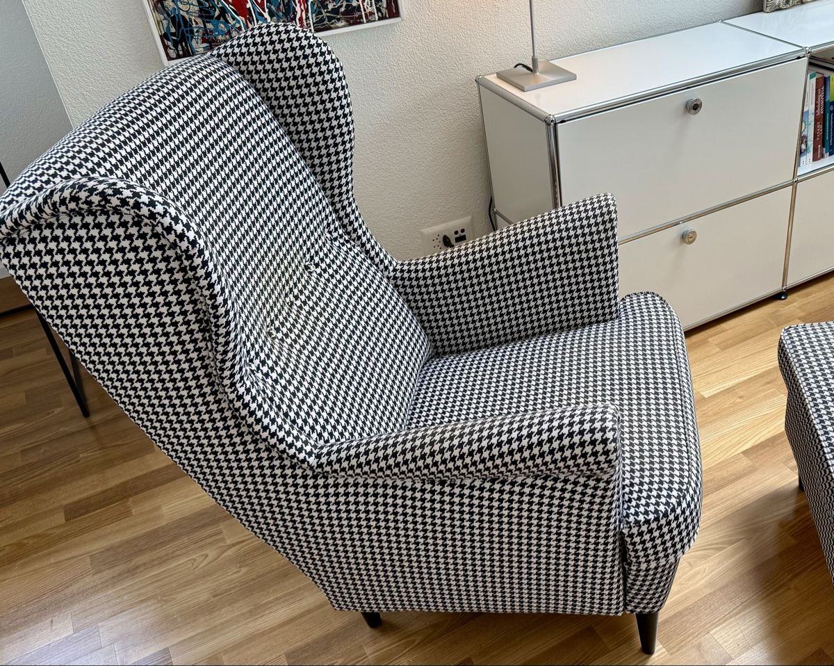 Ikea Poltrone: Ohrensessel mit Hocker STRANDMON schwarz/weiss – Usato da Einsiedeln venduto da at_home 2