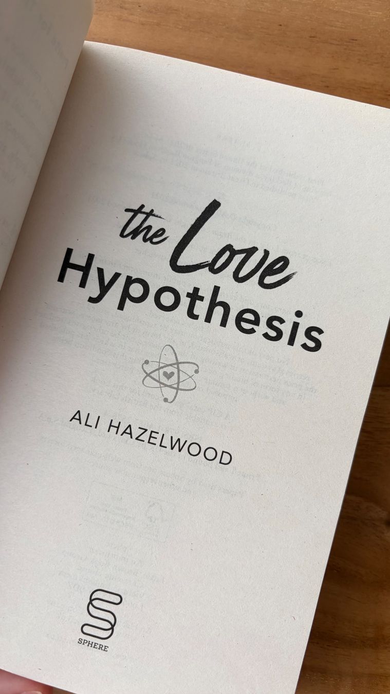 Livres: The love hypothesis – D'occasion à Bern par ece_nxk7 1