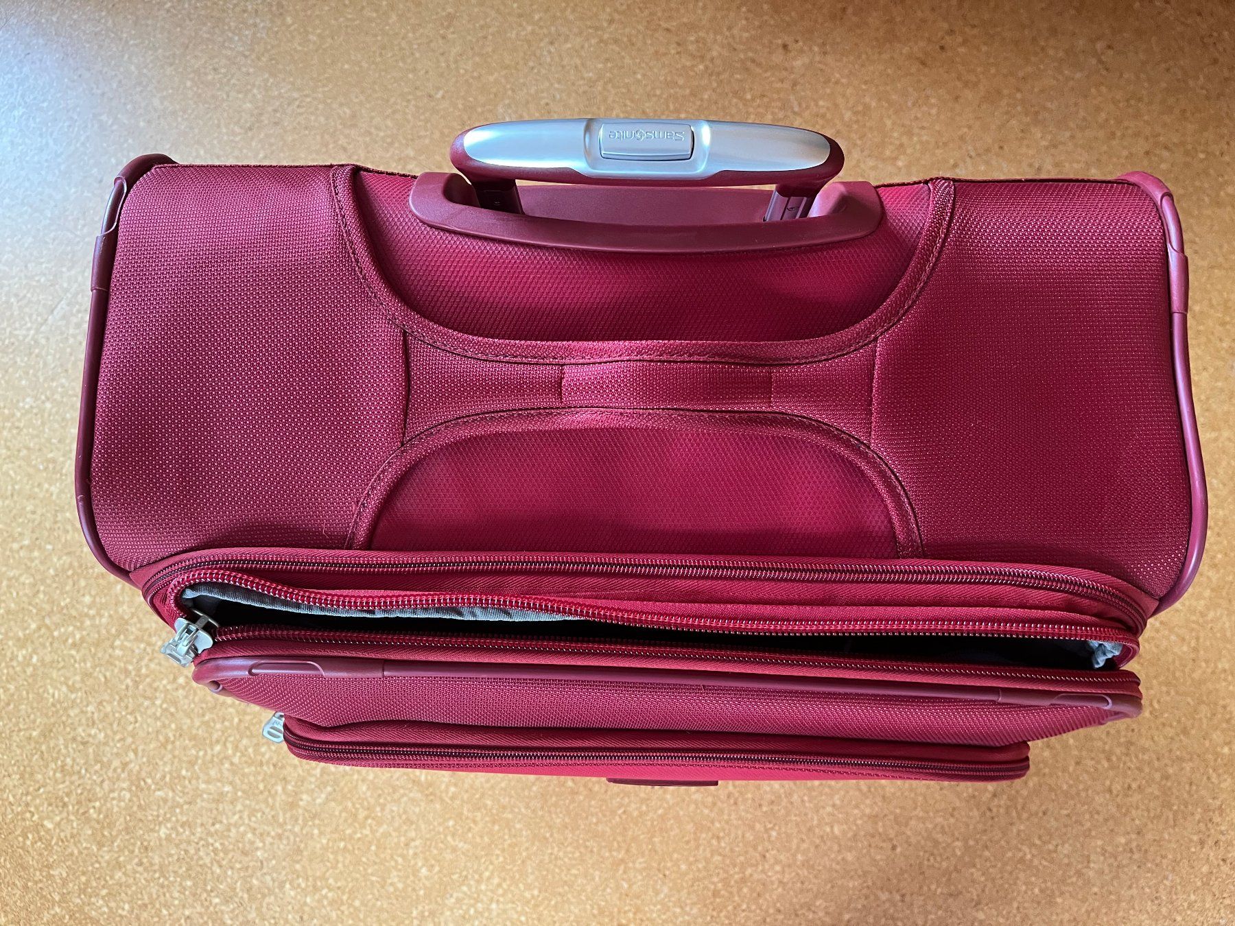 Samsonite Valigie: samsonite rollkoffer – Usato da Uttigen venduto da mas_6yq7 4
