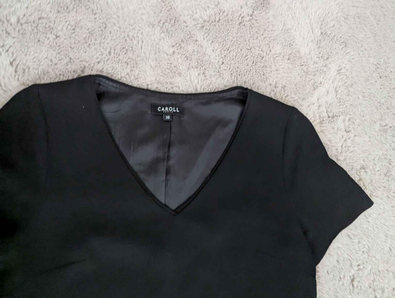 Caroll Vestiti: petite robe noire Caroll 38 – Nuovo (secondo la descrizione) da Montreux venduto da dem_gyt9 1