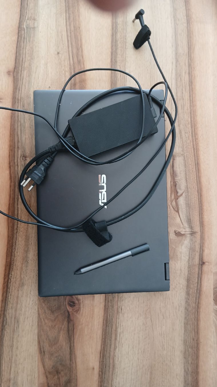 Asus Notebook: Asus ZenBook Flip15 – Usato da Dozwil venduto da RianSchenk 4