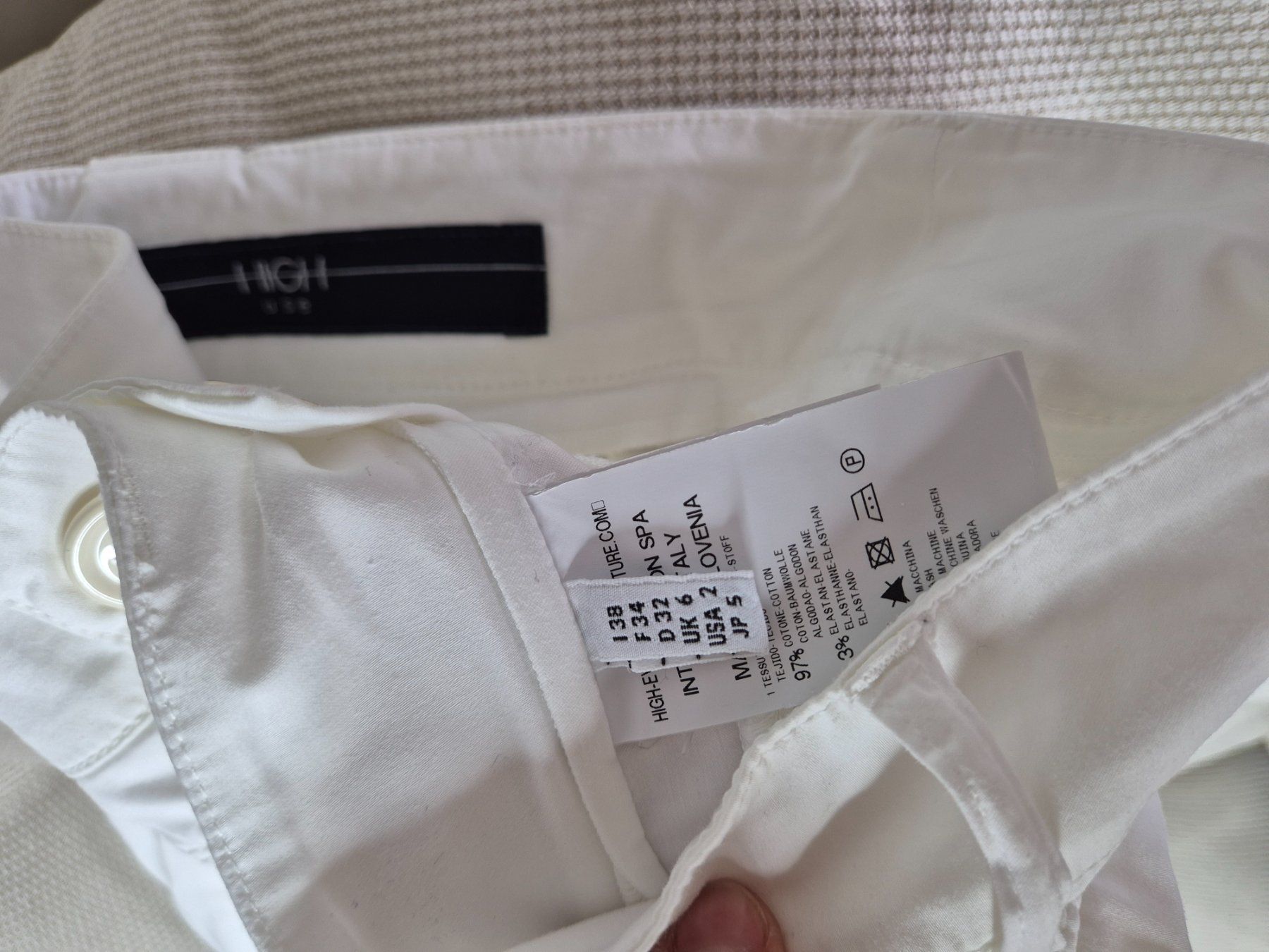 High Pantaloni: Hose High – Usato da Leissigen venduto da ali_k9v8 1