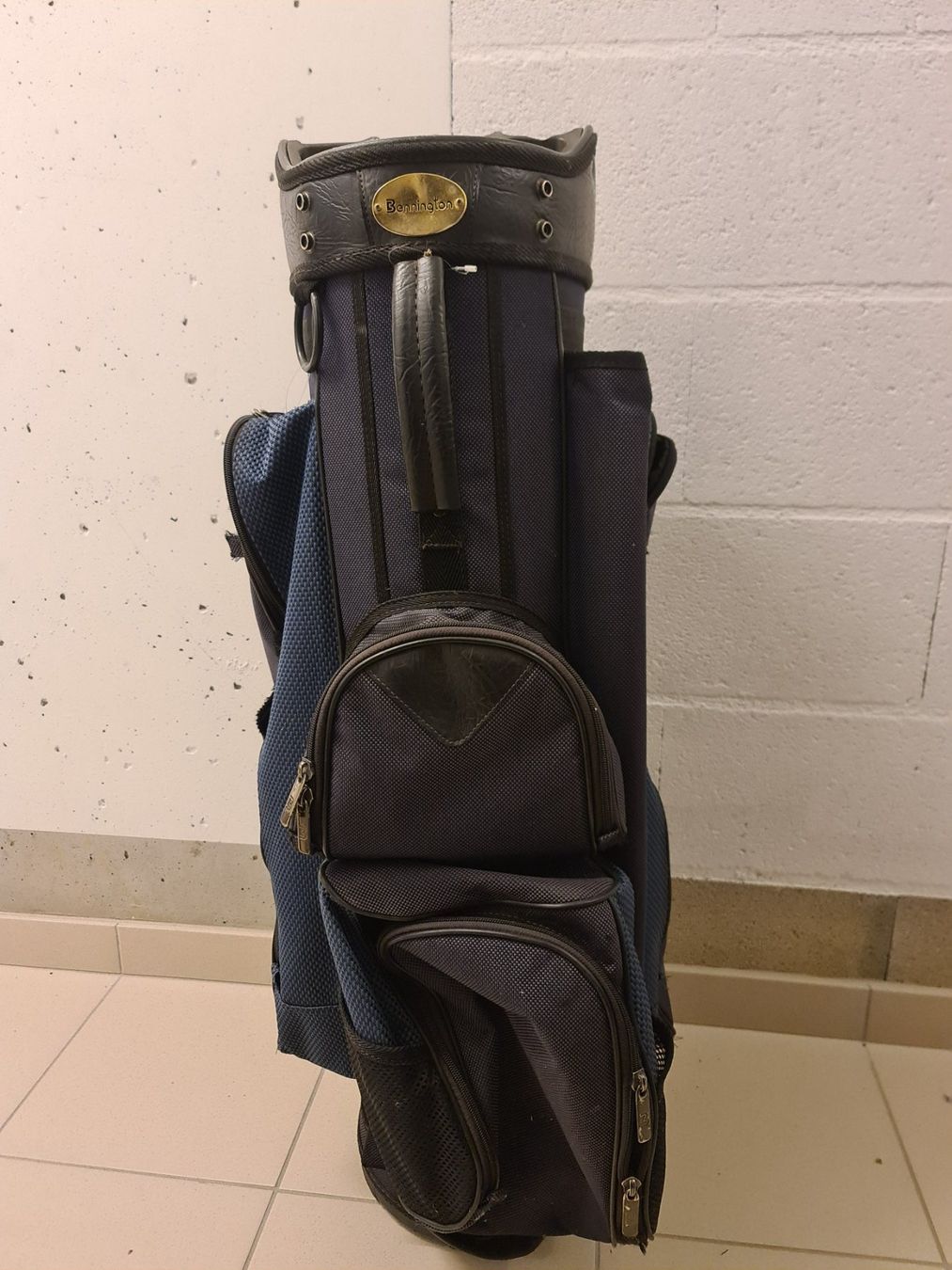 Taylor Made Schläger & Sets: TaylorMade Golf Set inkl. Tasche – Gebraucht aus Cugy von  6