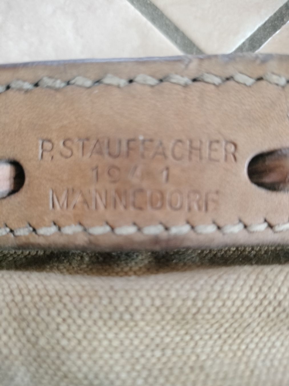 Schweizer Armee Borse: Zwei original Schweizer Armee Militär Brotsäcke – Usato da Schwanden Sigrisw venduto da len_9yqg 2