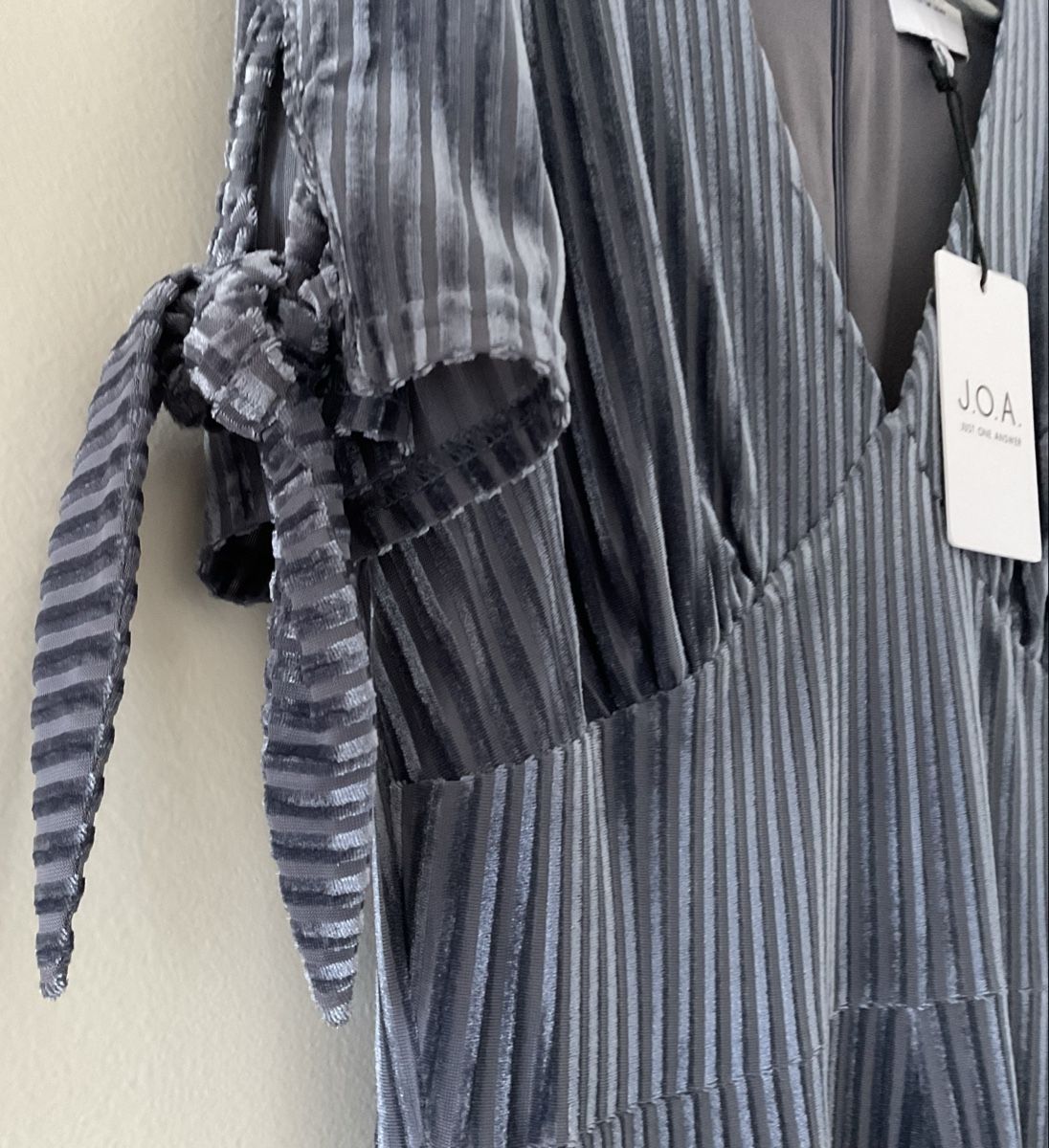 Vestiti: J.O.A. Robe de velours gris perle neuve - taille S – Nuovo e nell'imballaggio originale da Corseaux venduto da Mililaforet75 3