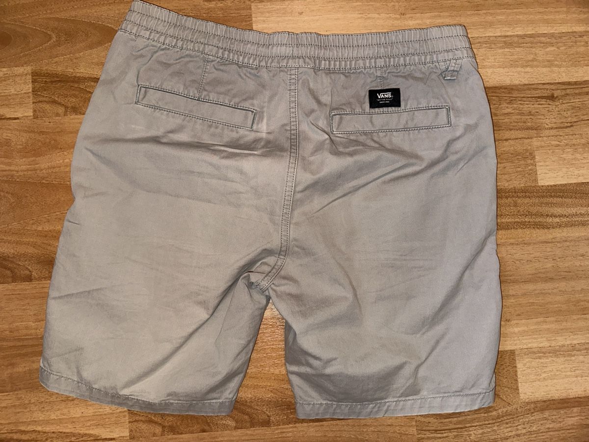Vans Hosen: Vans Kurze Hosen beige Gr. S – Gebraucht aus Heiden von fam_797q 1