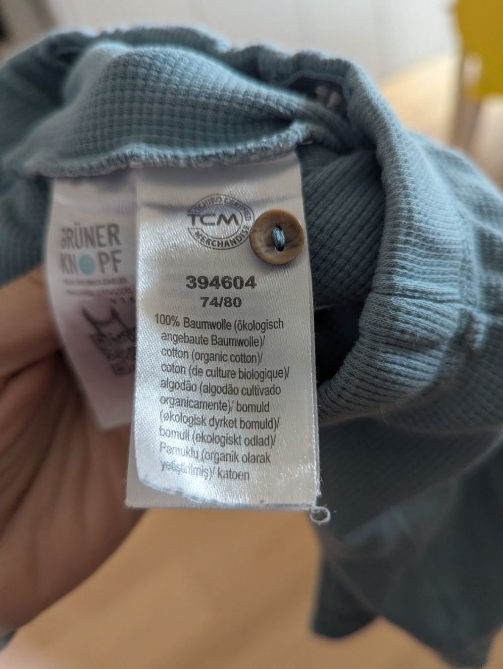 Tchibo Pantaloni: Kinder Hosen mit Apfel Grösse 74/80 – Usato da Uster venduto da petches 3
