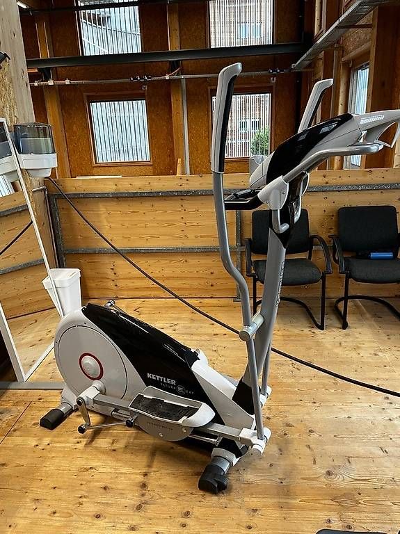 Vélos d'appartement: KETTLER Crosstrainer – D'occasion à Bubikon par lis_t6bv