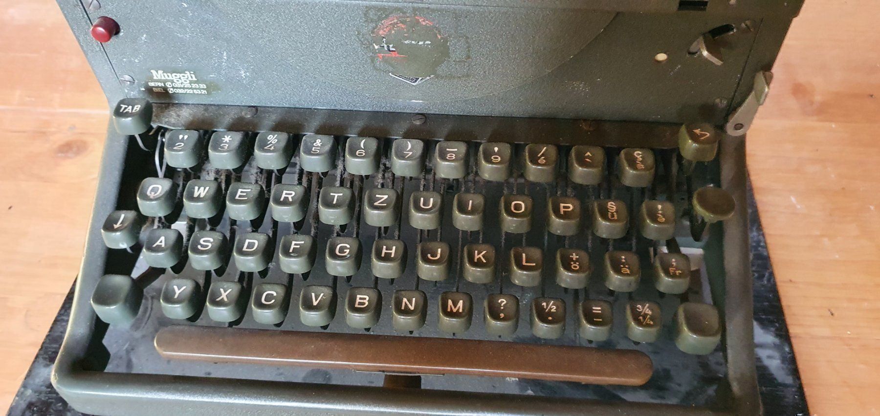 Macchine da scrivere: Machine à écrire Hermes pour décoration – Usato da Moutier venduto da gvmv 1