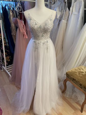 White Tulle Beaded Wedding Dress Size Small New