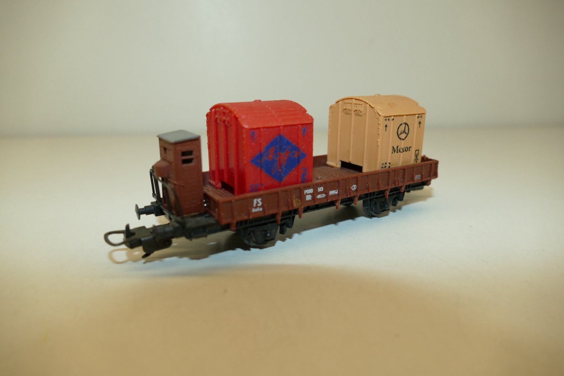 Lima Modellini di ferrovie: Lima H0: FS Flachwagen mit 2xContainer beladen – Usato da Niederhasli venduto da rail-duerst