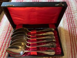 Besteckkasten mit 6 Essloeffeln versilbert Monogramm K