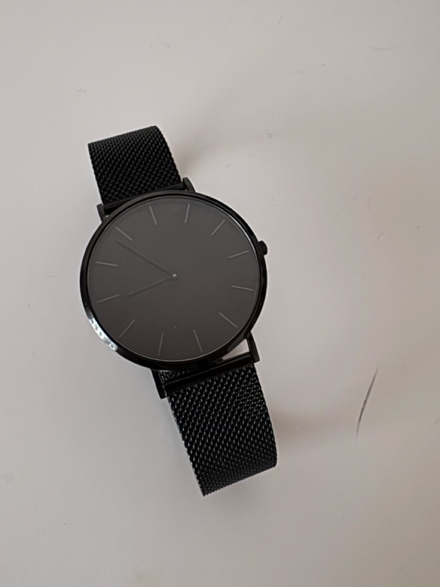 Uhren: Schwarze Uhr Milanaise Armband – Neu (gemäss Beschreibung) aus Landquart von Sisej