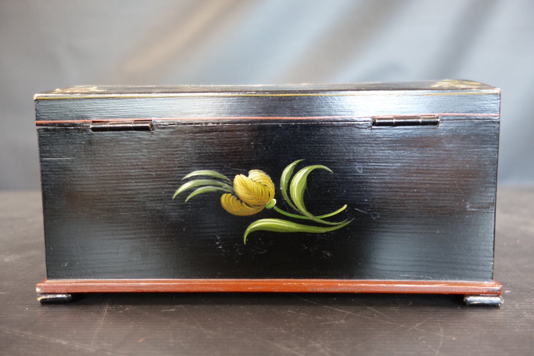 Cassapanche: Holzschatulle mit handgemalter Blumenmalerei – Usato da Basel venduto da bk_brockibasel 4