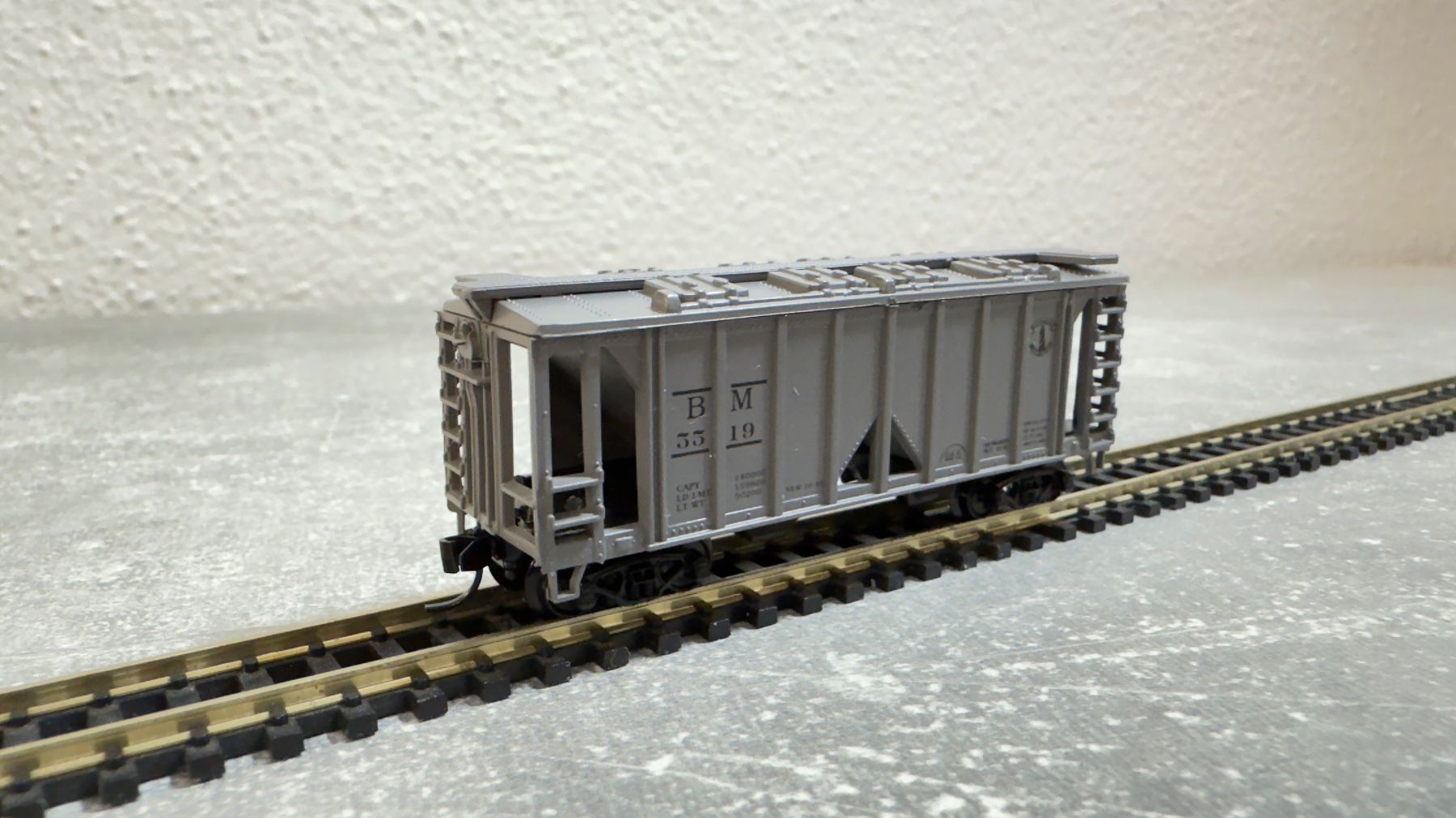 Modellini di ferrovie: Micro Train B&M Gedeckter Güterwagen Spur N – Nuovo (secondo la descrizione) da Windlach venduto da Kelebra