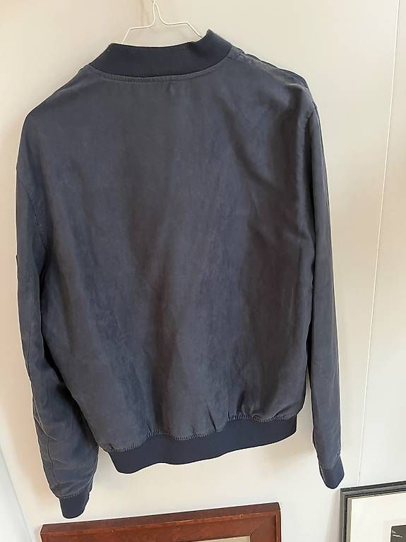 Vestes: Pull and bear bomber Size M – D'occasion à Zürich par mai_bwh6 1