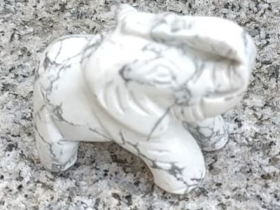 Minerali & Pietre curative: Elefant aus Howlith – Nuovo (secondo la descrizione) da Emmenbrücke venduto da Levira8