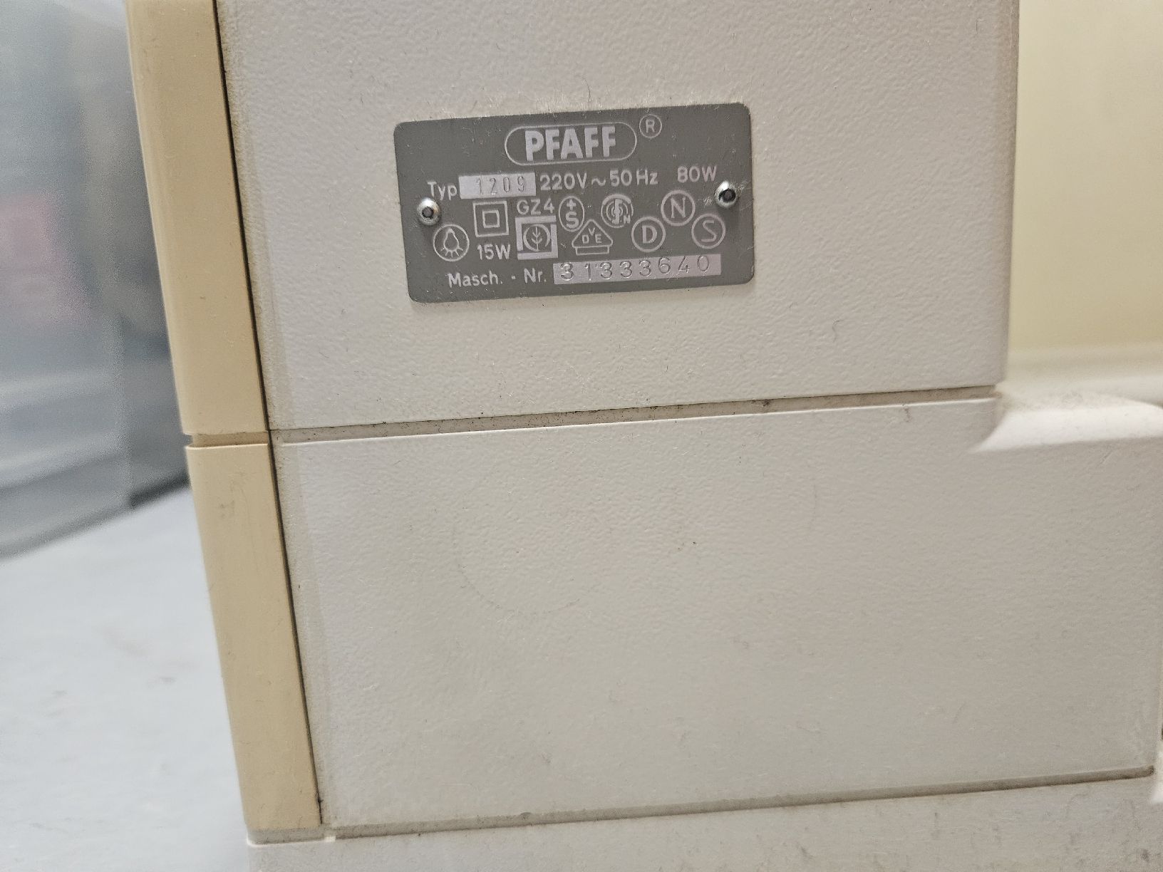 Pfaff Macchine da cucire: Alte defekte Nähmaschine von Pfaff – Difettoso da Heimenhausen venduto da Saint-Michel3360 3