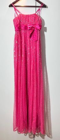 Fabulous Faviana Couture Gown, Size 6,Pink Sequin dress ✨