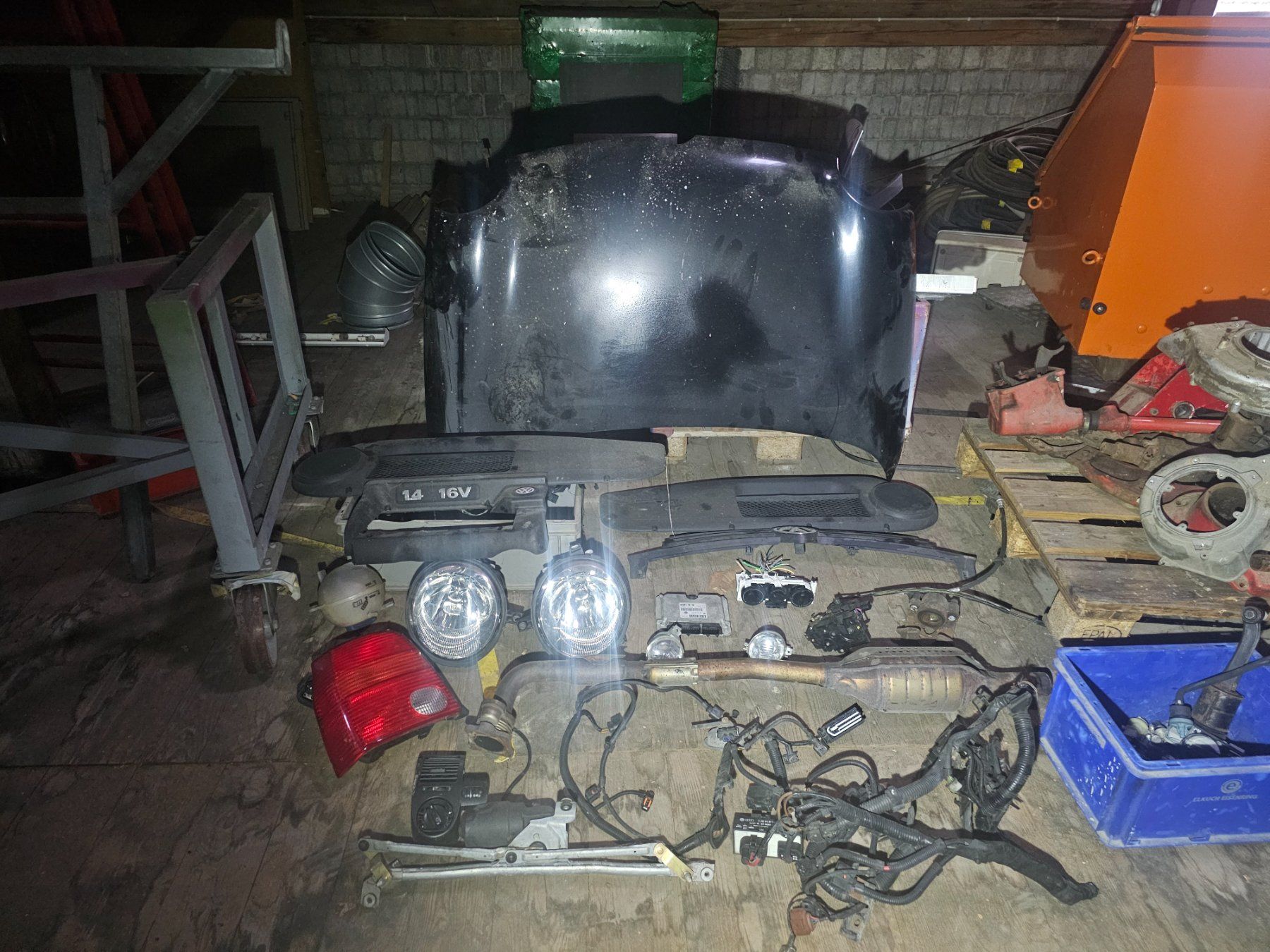 VW Tutti pezzi di ricambio auto: VW Lupo Teile – Usato da Rossrüti venduto da Sibirien3 2