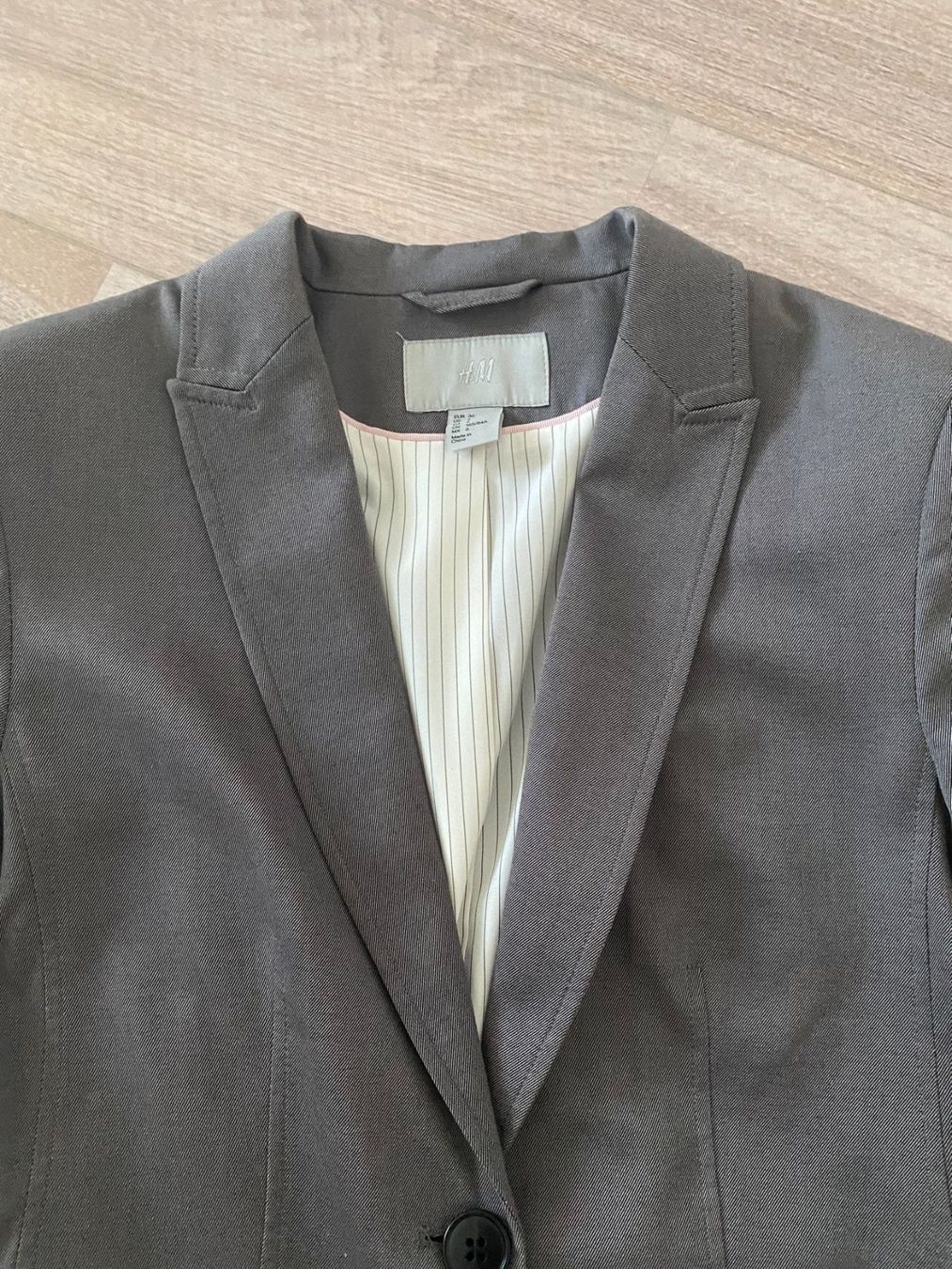 Jacken: Blazer von H&M anthrazit/grau Gr. 36 – Gebraucht aus Bonstetten von VCLS 1
