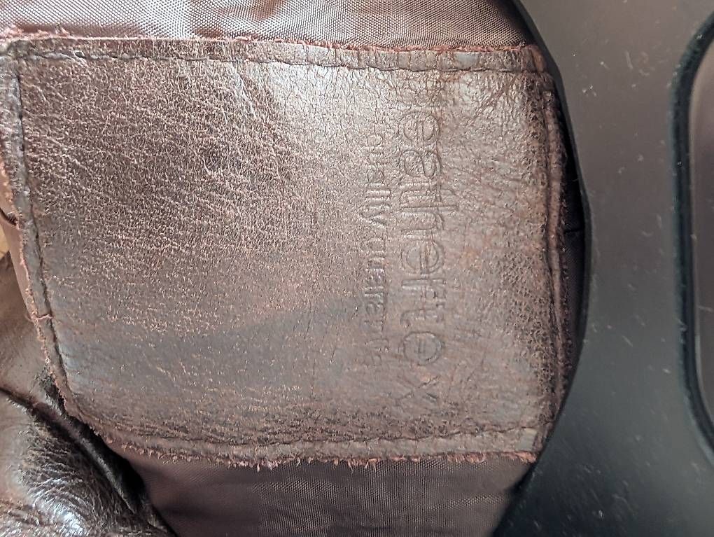 Giacche: Veste en cuir – Usato da Neuchâtel venduto da riv_j7c8 2