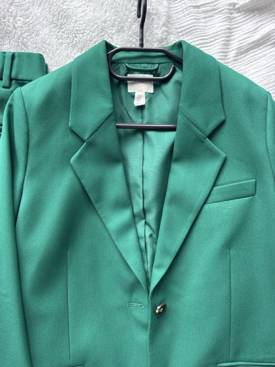 H&M Anzüge & Kostüme: Ensemble tailleur vert H&M taille S - Chic et tendance – Neu (gemäss Beschreibung) aus Malleray von sam_9bkx 8