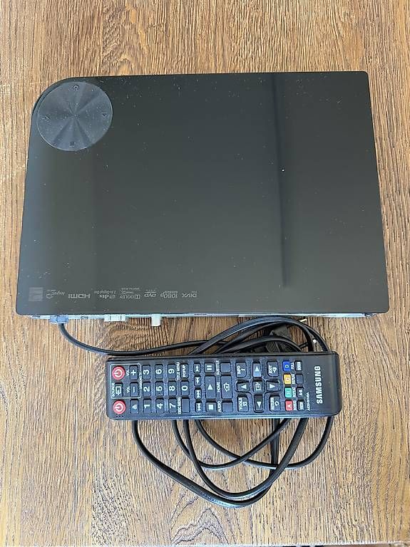 Samsung Systèmes audio & multimédias: Samsung BD-F5100 Blu-ray Player – D'occasion à Nidau par feierabend_verkauf 1