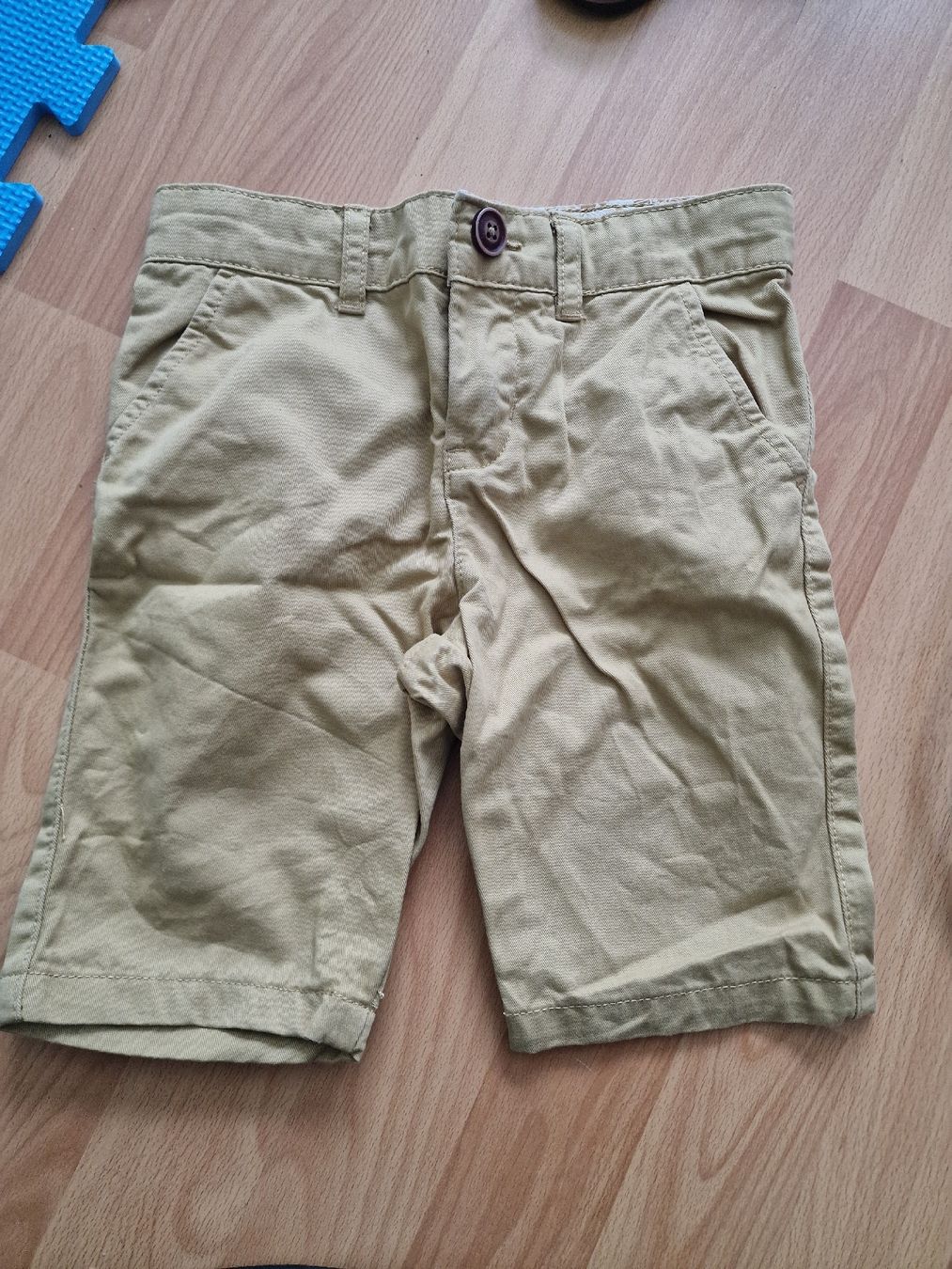 Pantaloni: Kurze Hose in der Grösse 98 – Usato da Schliern b. Köniz venduto da Jemy94