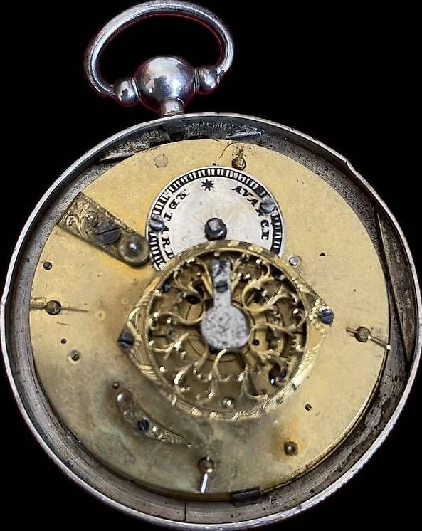 Uhren: Skelett - Uhr – Gebraucht aus Ettenhausen TG von regenbogen300 1