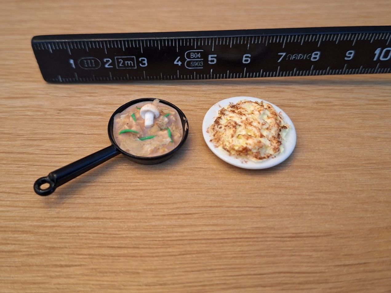 Puppenhäuser & -möbel: Geschnetzeltes mit Rösti, Handgemacht – Neu (gemäss Beschreibung) aus Zürich von HandmadeTinyFood 1