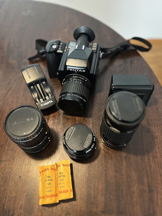 Pentax 645 Mittelformatkamera mit Zubehör (Gebraucht) in Bern für