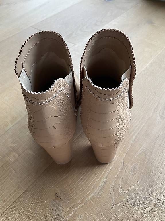 Scarpe da donna: Lele Pyp Stiefeletten, Gr.40 NEU – Usato da Meisterschwanden venduto da jil_8rtq 1