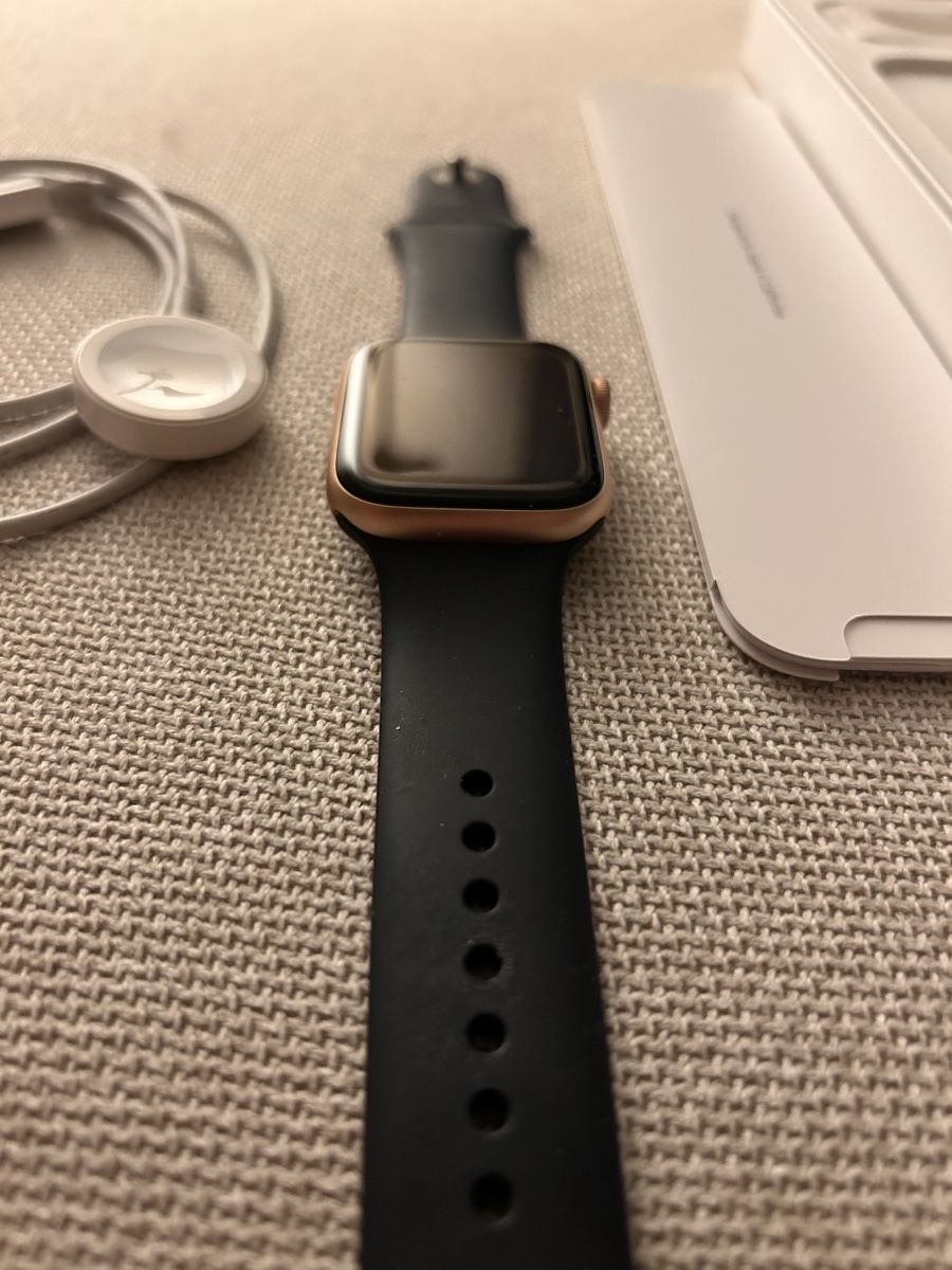 Apple Smartwatch: Apple Watch SE GPS, 44mm – Gebraucht aus Basel von MyAn 3