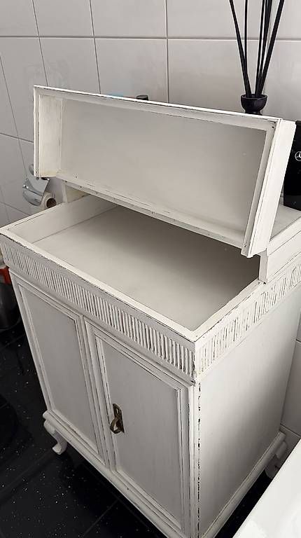 Cassettiere: Spezialmöbel im Shabby chic Stil – Usato da Frick venduto da TheBurningHeart 3