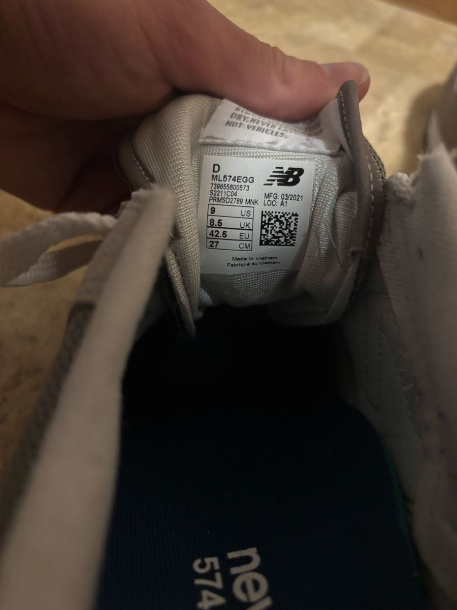 New Balance Scarpe da uomo: New Balance Schuhe 42.5 – Usato da Wünnewil venduto da Lyman444 4