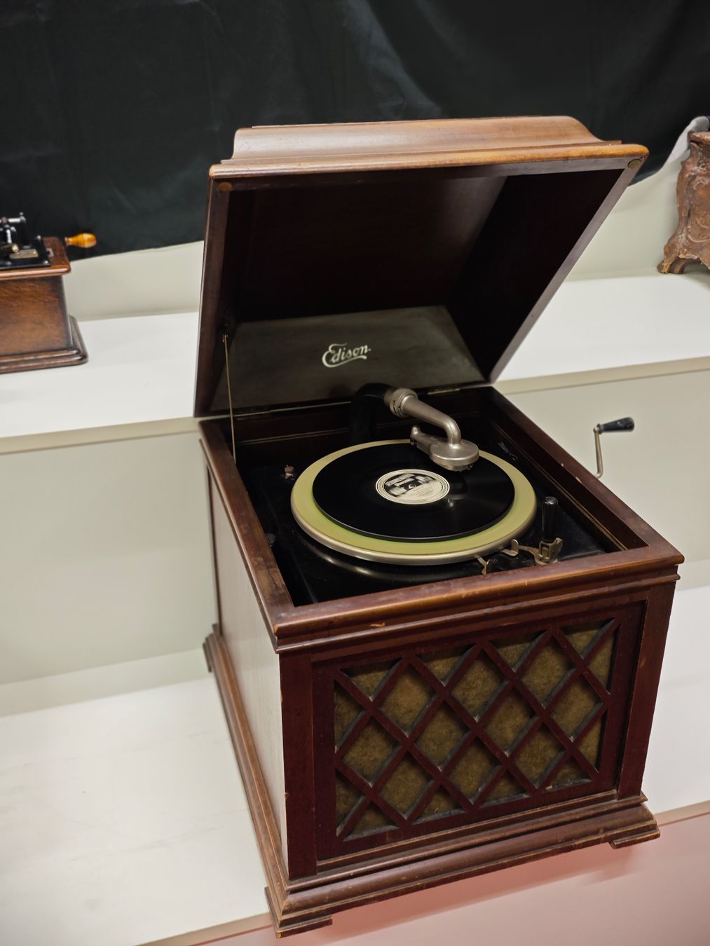 Edison Giradischi: Edison Diamond Disc Phonograph (Videolink) – Usato da Schönenwerd venduto da Swissmusicbox 1